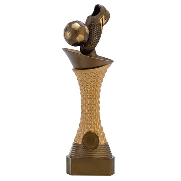 Voetbal beeld met voetbalschoen als detail goud-brons